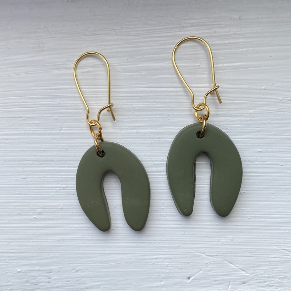 NWT Handmade Green Round Arch Earrings
